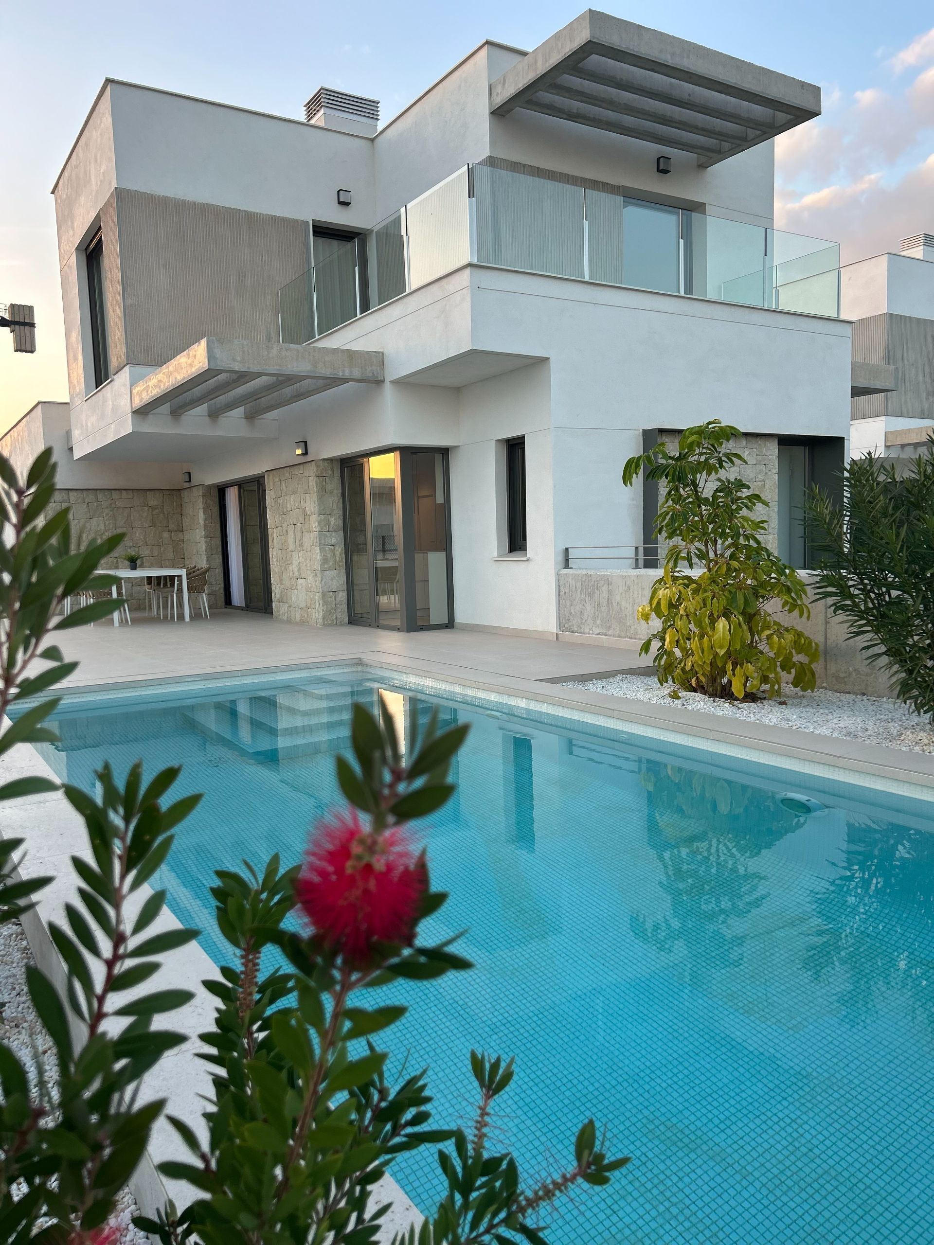 Вилла класса люкс в Alicante, продажа